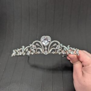 Elegant Silver Tiara with Crystal Accents
